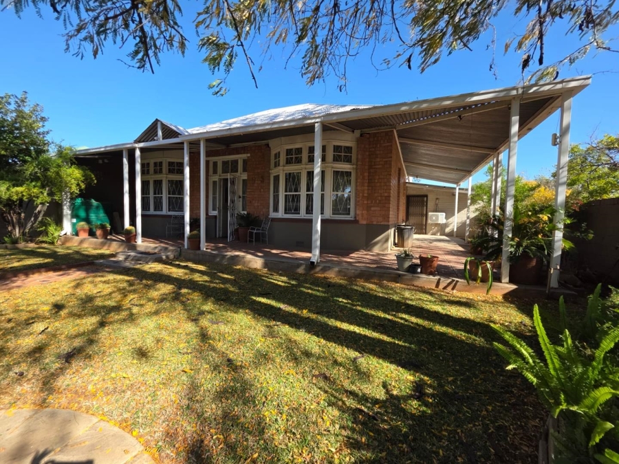 4 Bedroom Property for Sale in Beaconsfield Northern Cape